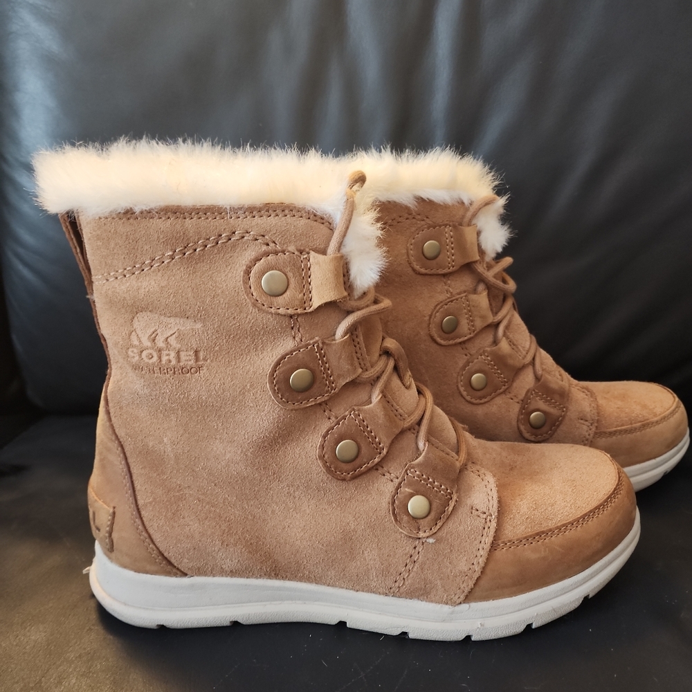Sorel Women’s Explorer Joan in Camel Brown, Size 8. Great condition!Only worn 2x